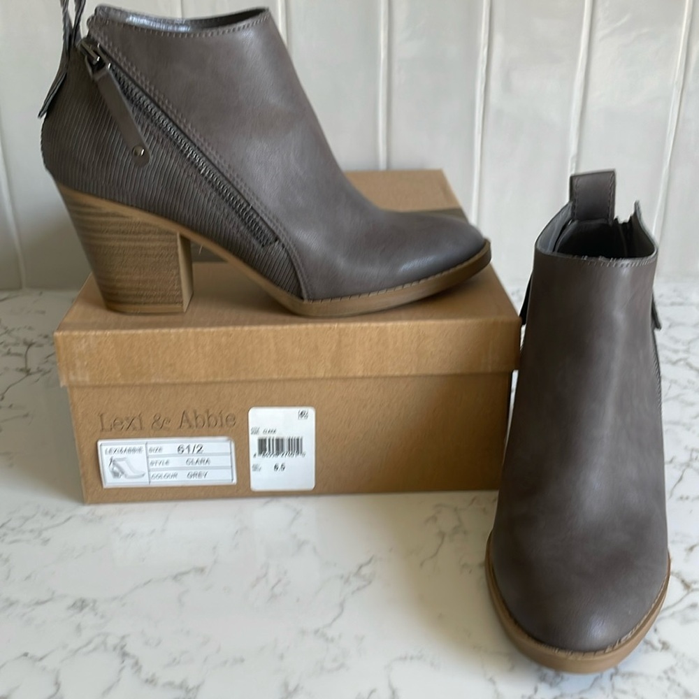 NWT Lexi & Abbie Clara Boots